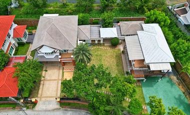 Luxury house for sale, 2 floors, 274.2 sq.wa., beautiful condition, built-in decoration. On the largest plot in Laddarom Ratchaphruek - Rattanathibet 2 project with 2-storey guest house