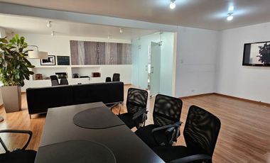 Casa Comercial en Renta en La Floresta