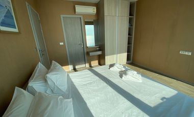 Luxury Beachfront Condo With Panoramic Seaview