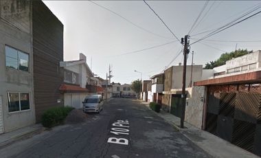 Aproveche Gran Oportunidad de Remate Bancario en Calle B 10 Poniente, Colonia Dos Arbolitos, Municipio Heroica Puebla de Zaragoza, Estado de Puebla.