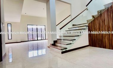Casa en venta con racamara en planta baja Canteras $8,000,000