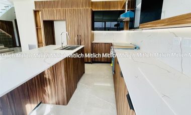 Casa en venta con racamara en planta baja Canteras $8,000,000