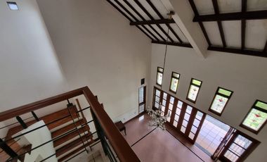 DISEWAKAN RUMAH NYAMAN DAN ASRI @ SETRADUTA BANDUNG UTARA