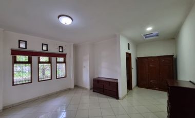 DISEWAKAN RUMAH NYAMAN DAN ASRI @ SETRADUTA BANDUNG UTARA
