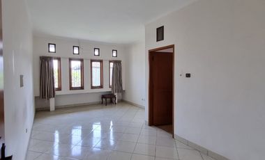 DISEWAKAN RUMAH NYAMAN DAN ASRI @ SETRADUTA BANDUNG UTARA