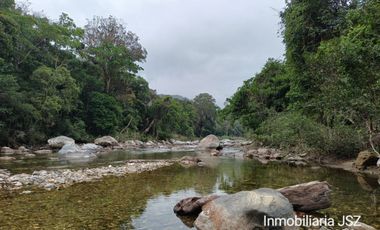 FINCA DE 45 HTS EN ALTOS DE BURITACA BAÑADA POR DOS RIOS.