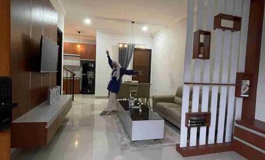 rumah mewah di cirendeu