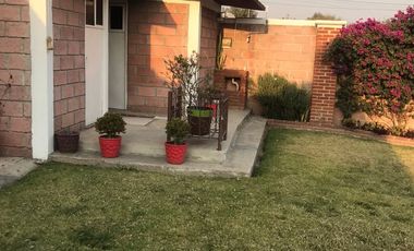 CASA EN SANTIAGO CUAUTLALPAN