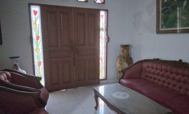 Rumah dijual di Cipete Utara Kebayoran Baru Semi Furnish Lokasi Ok
