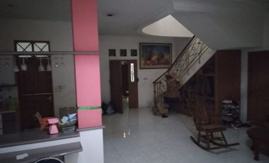Rumah dijual di Cipete Utara Kebayoran Baru Semi Furnish Lokasi Ok