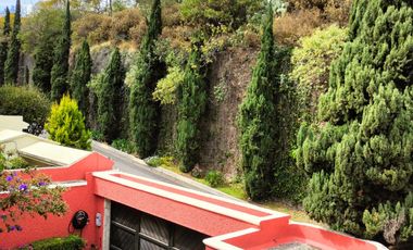 ¡Hermosa Casa en Exclusivo Fraccionamiento Cerca de La Ibero!
