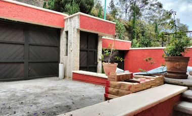 ¡Hermosa Casa en Exclusivo Fraccionamiento Cerca de La Ibero!
