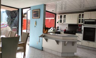 ¡Hermosa Casa en Exclusivo Fraccionamiento Cerca de La Ibero!