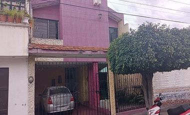 VENTA CASA CON BALCÓN EN LOMAS DEL VALLE MORELIA CAS_4600 MOR/HH