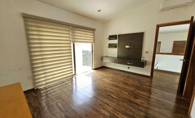 LAS CAÑADAS CASA EN VENTA FRENTE AL COLEGIO ALEMAN CON ALBERCA