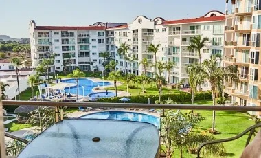 VENDEDOR MOTIVADO Condominio en venta Portofino, vista a la marina. Turn-key deal