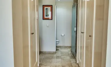 VENDEDOR MOTIVADO Condominio en venta Portofino, vista a la marina. Turn-key deal