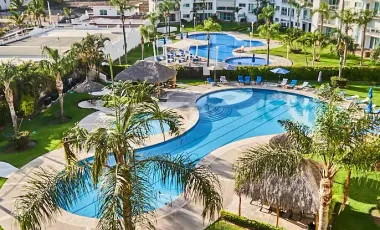 VENDEDOR MOTIVADO Condominio en venta Portofino, vista a la marina. Turn-key deal