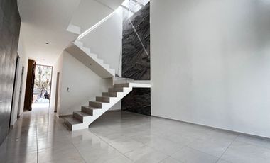 Venta de Casa Moderna  en Palmira, Cuernavaca
