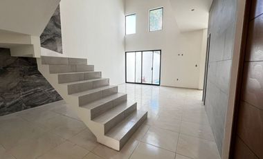 Venta de Casa Moderna  en Palmira, Cuernavaca