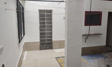 Arriendo casa Comercial sector Santa Teresita Laureles Medellín