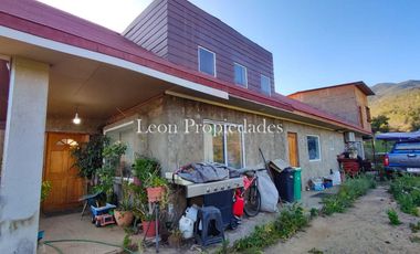 Se vende Parcela de 1ha con 2 casa en Monterrey, Curacaví