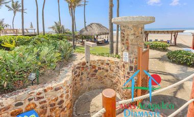 Exclusivo departamento de playa con alberca privada y vista al mar