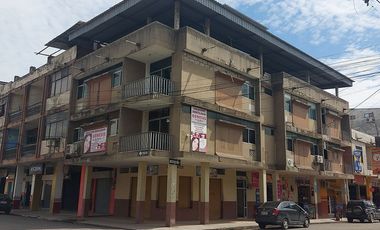 EN PASAJE PLENO CASCO COMERCIAL SE VENDE EXCELENTE EDIFICIO RENTERO CON LOCALES, OFICINAS Y DEPARTAMENTOS, TIENE TERRAZA PARA PROYECCION DE CONSTRUCCI