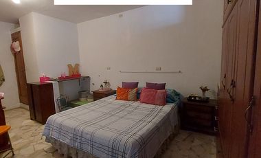 EN PASAJE PLENO CASCO COMERCIAL SE VENDE EXCELENTE EDIFICIO RENTERO CON LOCALES, OFICINAS Y DEPARTAMENTOS, TIENE TERRAZA PARA PROYECCION DE CONSTRUCCI