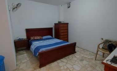 EN PASAJE PLENO CASCO COMERCIAL SE VENDE EXCELENTE EDIFICIO RENTERO CON LOCALES, OFICINAS Y DEPARTAMENTOS, TIENE TERRAZA PARA PROYECCION DE CONSTRUCCI