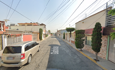 Venta de Casa en Villas de las Flores Coacalco Recuperacion Bancaria