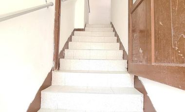 VENTA CASA  DOS PISOS ESQUINERA CON LOCALES BARRIO ALAMEDA
