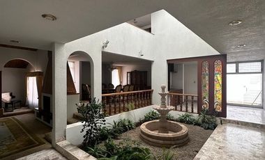 R308 Residencia en venta 5 recámaras Club Campestre Morelia
