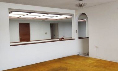 R308 Residencia en venta 5 recámaras Club Campestre Morelia