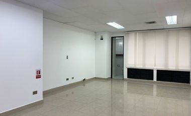 PR21131 Oficina en venta en el sector Milla de Oro