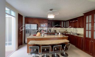 Casa en jardines de bosques