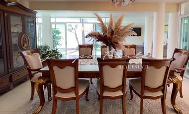 Casa en jardines de bosques