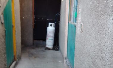 Propiedad en Venta, 5 departamentos a 10 Min. Metro Constitucuion