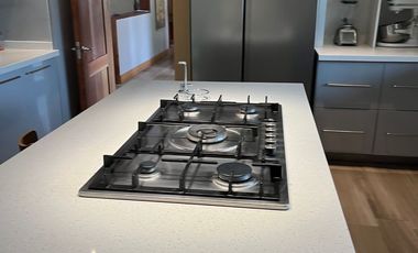 MARAVILLOSA CASA EN LOS BOSQUES DE CHICUREO, IMPERDIBLE OPORTUNIDAD