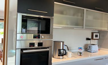 MARAVILLOSA CASA EN LOS BOSQUES DE CHICUREO, IMPERDIBLE OPORTUNIDAD