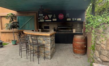 MARAVILLOSA CASA EN LOS BOSQUES DE CHICUREO, IMPERDIBLE OPORTUNIDAD