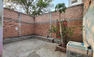 Casa con 4 recamaras 2 baños cochera techada en El Arenal