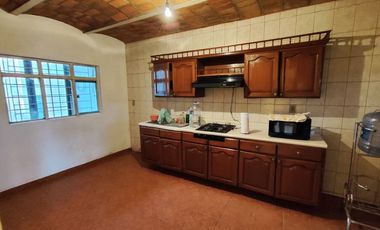Casa con 4 recamaras 2 baños cochera techada en El Arenal