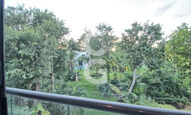 Casa en Venta en Cancun en Residencial Lagos del Sol con Alberca y Jardin