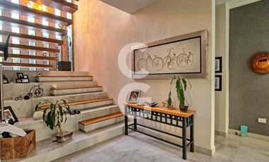 Casa en Venta en Cancun en Residencial Lagos del Sol con Alberca y Jardin