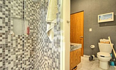 Casa en Venta en Cancun en Residencial Lagos del Sol con Alberca y Jardin