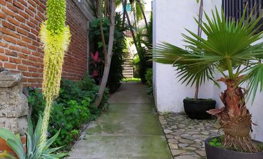 Casa sola de 4 recamaras con alberca  en Burgos Cuernavaca, Temixco, Mor.