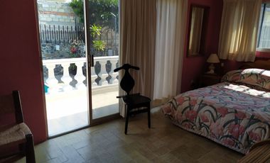 Casa sola de 4 recamaras con alberca  en Burgos Cuernavaca, Temixco, Mor.