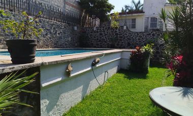 Casa sola de 4 recamaras con alberca  en Burgos Cuernavaca, Temixco, Mor.