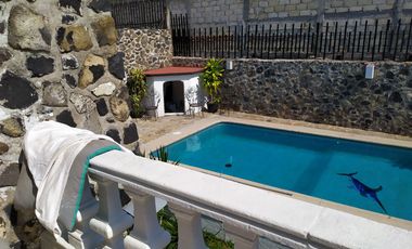 Casa sola de 4 recamaras con alberca  en Burgos Cuernavaca, Temixco, Mor.